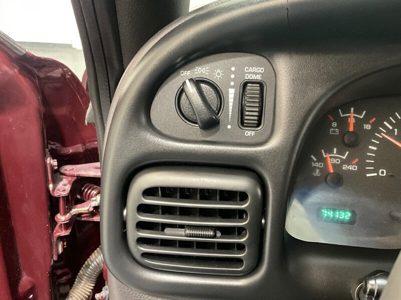 2001 Dodge Ram 2500 SLT Laramie 4X4 5.9L CUMMINS DIESEL/74K MILES /LOCAL OREGON TRUCK w. ZERO RUST /1-OWNER - Photo 50 - Gladstone, OR 97027