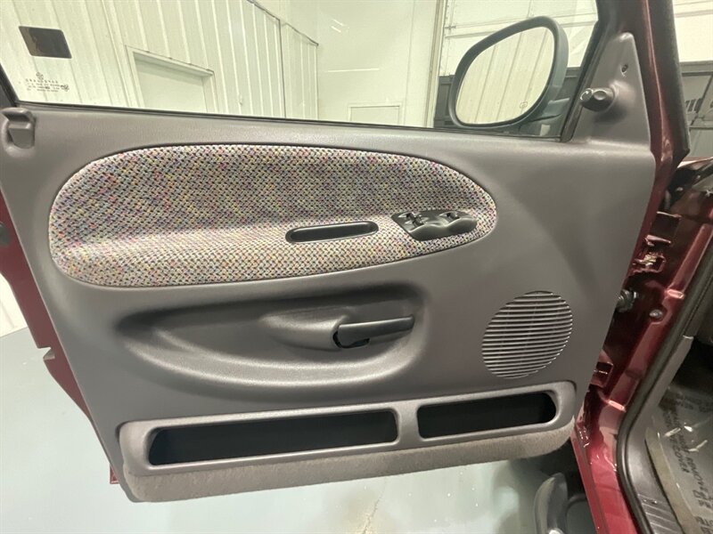 2001 Dodge Ram 2500 SLT Laramie 4X4 5.9L CUMMINS DIESEL/74K MILES /LOCAL OREGON TRUCK w. ZERO RUST /1-OWNER - Photo 34 - Gladstone, OR 97027