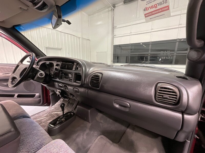 2001 Dodge Ram 2500 SLT 4X4 / 5.9L CUMMINS DIESEL /1-OWNER / 74K MILES / LOCAL OREGON TRUCK / ZERO RUST / LONG BED - Photo 37 - Gladstone, OR 97027