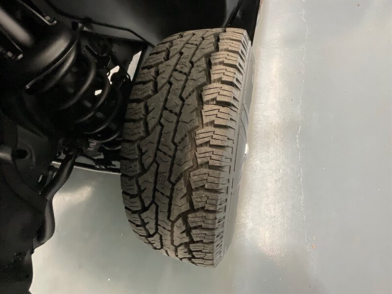 2001 Dodge Ram 2500 SLT 4X4 / 5.9L CUMMINS DIESEL /1-OWNER / 74K MILES / LOCAL OREGON TRUCK / ZERO RUST / LONG BED - Photo 24 - Gladstone, OR 97027