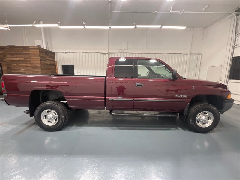 2001 Dodge Ram 2500 SLT Laramie 4X4 5.9L CUMMINS DIESEL/74K MILES /LOCAL OREGON TRUCK w. ZERO RUST /1-OWNER - Photo 4 - Gladstone, OR 97027