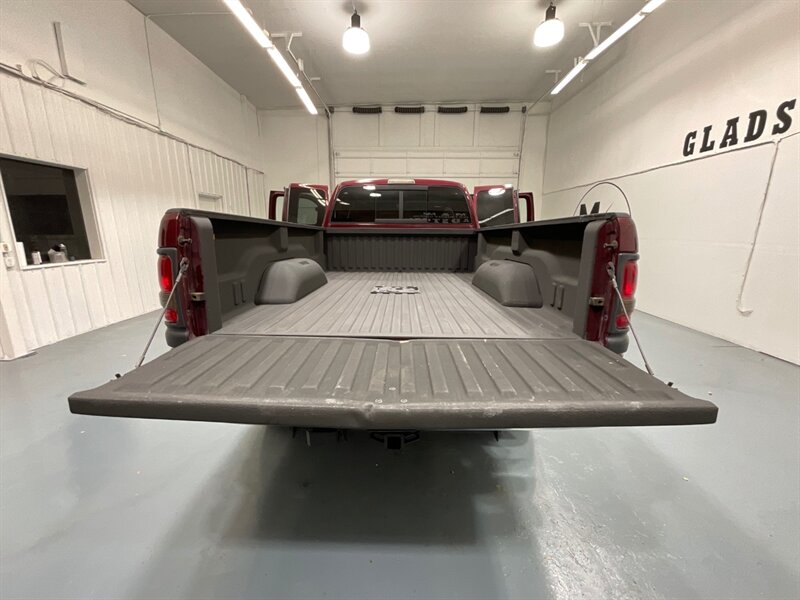 2001 Dodge Ram 2500 SLT 4X4 / 5.9L CUMMINS DIESEL /1-OWNER / 74K MILES / LOCAL OREGON TRUCK / ZERO RUST / LONG BED - Photo 11 - Gladstone, OR 97027