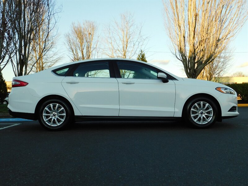 2016 Ford Fusion S / 1-OWNER / Backup Camera / NEW TIRES   - Photo 4 - Portland, OR 97217