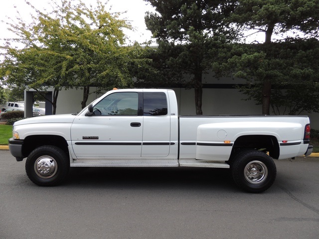 1998 Dodge Ram 3500 Laramie SLT/4X4/5.9L DIESEL/MANUAL/79k mile/DUALLY   - Photo 3 - Portland, OR 97217