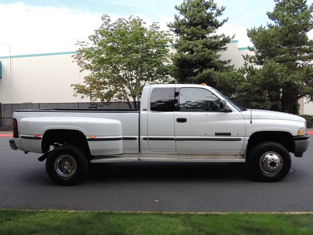 1998 Dodge Ram 3500 Laramie SLT/4X4/5.9L DIESEL/MANUAL/79k mile/DUALLY   - Photo 4 - Portland, OR 97217