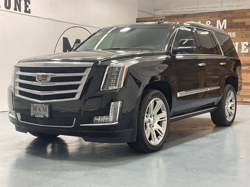 2019 Cadillac Escalade Premium Luxury 4WD / 6.2L V8 / 1-OWNER / LOADED  / ZERO RUST / Heated & Cooled Leather Seats / Heads up Display - Photo 1 - Gladstone, OR 97027