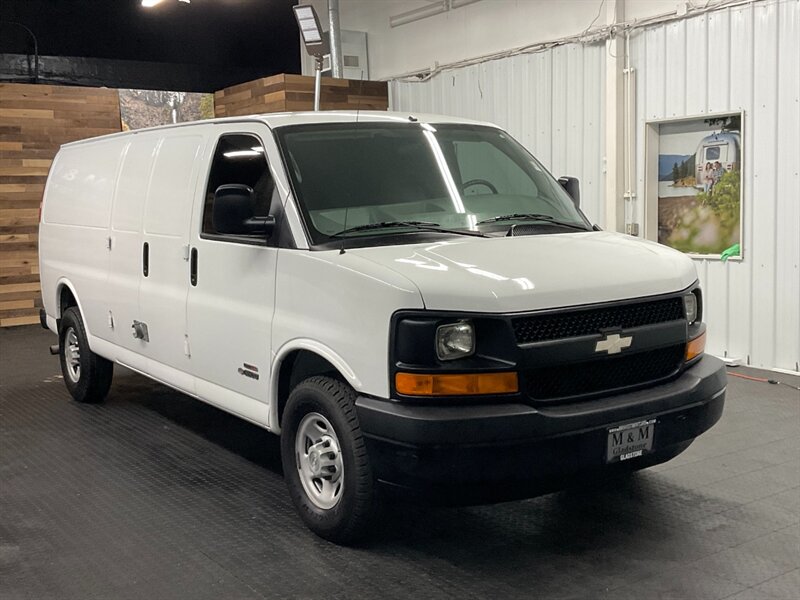 2006 Chevrolet Express   - Photo 2 - Gladstone, OR 97027