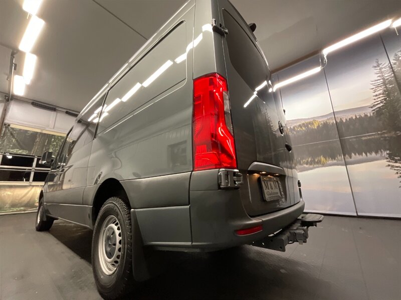 2019 Mercedes-Benz Sprinter Crew 2500 CARGO VAN / 3.0L DIESEL / HIGHROOF  Sprinter Crew Cargo Van / 3.0L V6 DIESEL / 144 " WB HIGHROOF / 34,000 MILES - Photo 28 - Gladstone, OR 97027