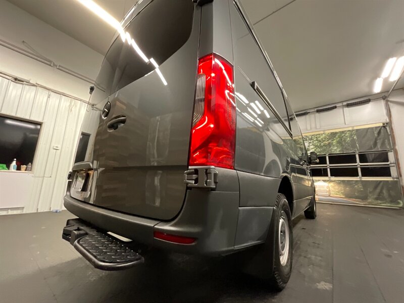 2019 Mercedes-Benz Sprinter Crew 2500 CARGO VAN / 3.0L DIESEL / HIGHROOF  Sprinter Crew Cargo Van / 3.0L V6 DIESEL / 144 " WB HIGHROOF / 34,000 MILES - Photo 22 - Gladstone, OR 97027