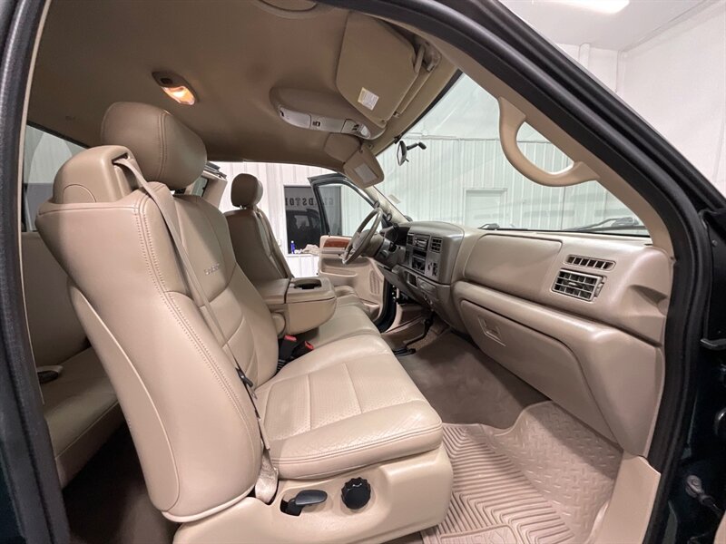 2002 Ford F-350 Lariat 4x4 7.3L DIESEL /81K MILES /DUALLY  / ZERO RUST / Leather Seats / Banks Exhaust - Photo 15 - Gladstone, OR 97027