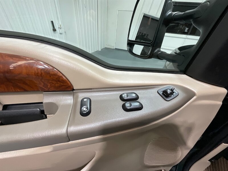 2002 Ford F-350 Lariat 4x4 7.3L DIESEL /81K MILES /DUALLY  / ZERO RUST / Leather Seats / Banks Exhaust - Photo 35 - Gladstone, OR 97027