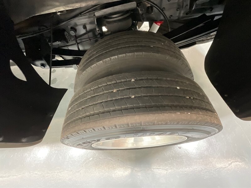 2002 Ford F-350 Lariat 4x4 7.3L DIESEL /81K MILES /DUALLY  / ZERO RUST / Leather Seats / Banks Exhaust - Photo 23 - Gladstone, OR 97027