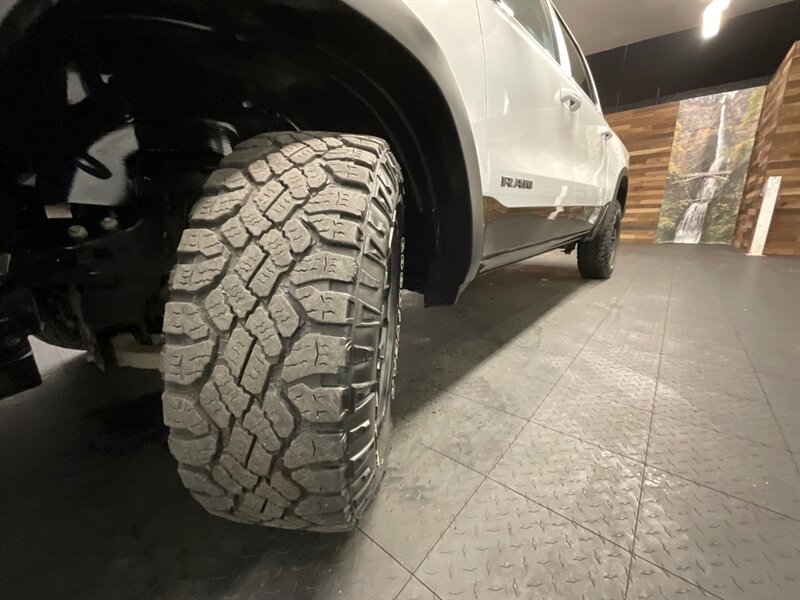 2019 RAM 1500 Rebel Crew Cab 4X4 / 5.7L V8 HEMI / 40,000 MILES   - Photo 24 - Gladstone, OR 97027