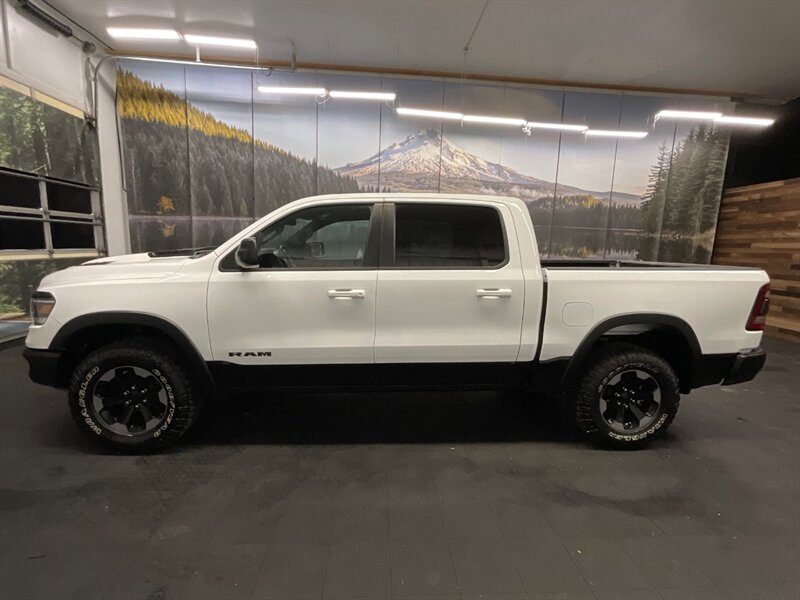 2019 RAM 1500 Rebel Crew Cab 4X4 / 5.7L V8 HEMI / 40,000 MILES   - Photo 3 - Gladstone, OR 97027