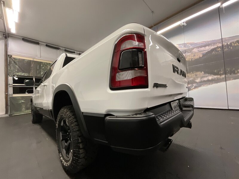 2019 RAM 1500 Rebel Crew Cab 4X4 / 5.7L V8 HEMI / 40,000 MILES   - Photo 12 - Gladstone, OR 97027