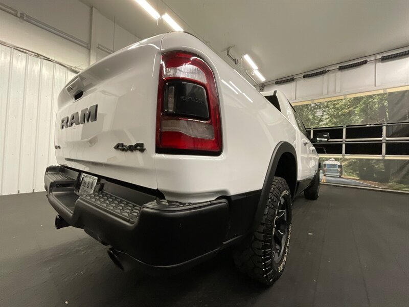 2019 RAM 1500 Rebel Crew Cab 4X4 / 5.7L V8 HEMI / 40,000 MILES   - Photo 11 - Gladstone, OR 97027