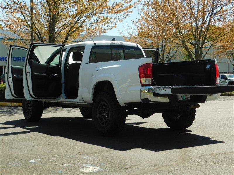 2017 Toyota Tacoma SR5 V6 Double Cab 4X4 / 1-Owner / LIFTED LIFTED   - Photo 27 - Portland, OR 97217