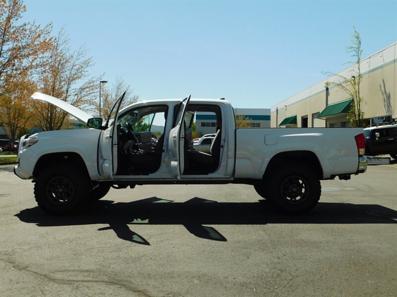 2017 Toyota Tacoma SR5 V6 Double Cab 4X4 / 1-Owner / LIFTED LIFTED   - Photo 26 - Portland, OR 97217