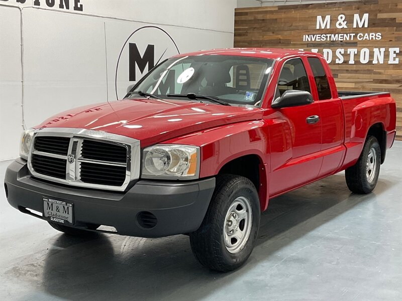 2007 Dodge Dakota ST Club Cab 4dr / 3.7L V6 / Heated Seats / LOCAL  / ZERO RUST - Photo 1 - Gladstone, OR 97027