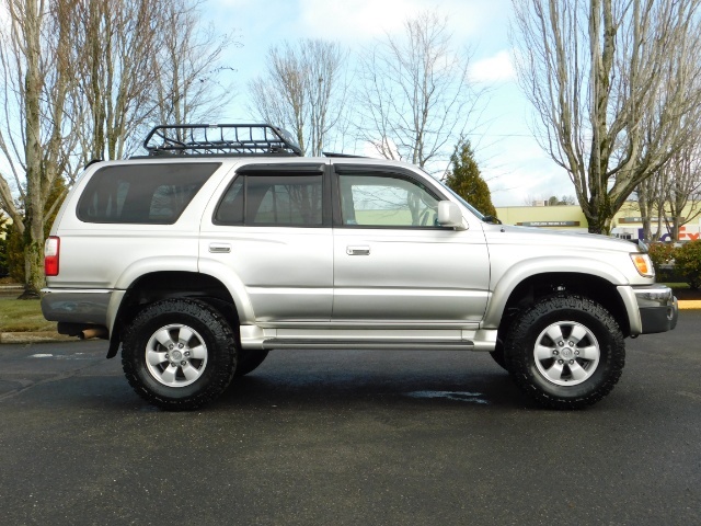 2001 Toyota 4Runner SR5 4X4 / V6 3.4L / LEATHER/ DIFF LOCK / LIFTED