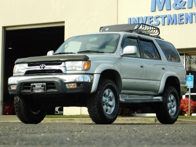 2001 Toyota 4Runner SR5 4X4 / V6 3.4L / LEATHER/ DIFF LOCK / LIFTED