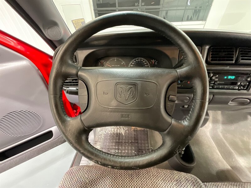 1999 Dodge Ram 2500 Laramie SLT 4X4 5.9L CUMMINS DIESEL / ZERO RUST / LONG BED / ZERO RUST - Photo 17 - Gladstone, OR 97027