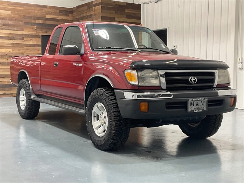 1999 Toyota Tacoma SR5 V6 4X4 / 5-SPEED / FRESH TIMING BELT SERVICE  /NEW CLUTCH / NEW TIRES / ZERO RUST - Photo 2 - Gladstone, OR 97027