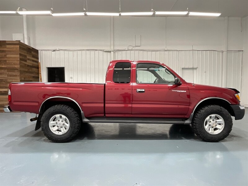 1999 Toyota Tacoma SR5 V6 4X4 / 5-SPEED / FRESH TIMING BELT SERVICE  /NEW CLUTCH / NEW TIRES / ZERO RUST - Photo 4 - Gladstone, OR 97027