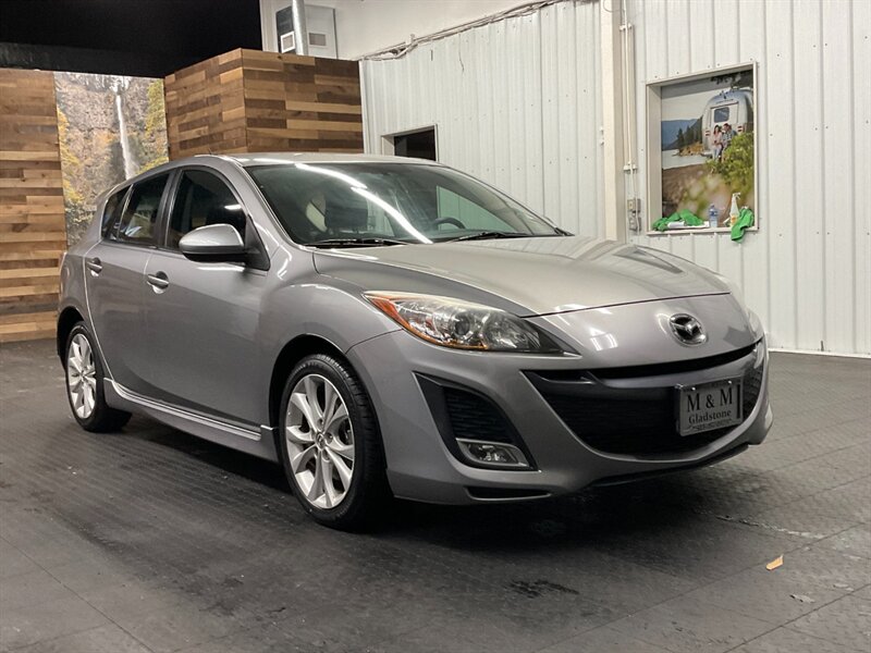 2011 Mazda Mazda3 s Sport Hatchback / Automatic / 1-OWNER /NEW TIRES  2.5L 4Cyl / Hatchback / 1-OWNER LOCAL CAR - Photo 2 - Gladstone, OR 97027