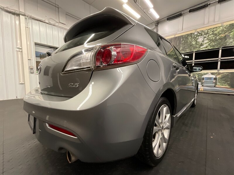 2011 Mazda Mazda3 s Sport Hatchback / Automatic / 1-OWNER /NEW TIRES  2.5L 4Cyl / Hatchback / 1-OWNER LOCAL CAR - Photo 12 - Gladstone, OR 97027