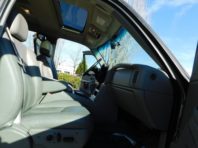 2007 GMC Sierra 3500 SLT / 1 Owner / LBZ / 1-TON / DURAMAX DIESEL 4X4   - Photo 13 - Portland, OR 97217