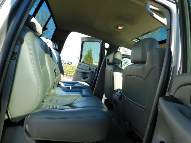 2007 GMC Sierra 3500 SLT / 1 Owner / LBZ / 1-TON / DURAMAX DIESEL 4X4   - Photo 12 - Portland, OR 97217