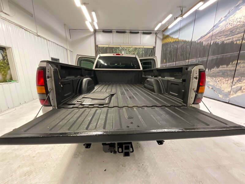 2005 GMC Sierra 3500 SLE 4X4 / 6.6L DIESEL / 1-OWNER / 93,000 MILES  / LONG BED / NEW TIRES - Photo 37 - Gladstone, OR 97027