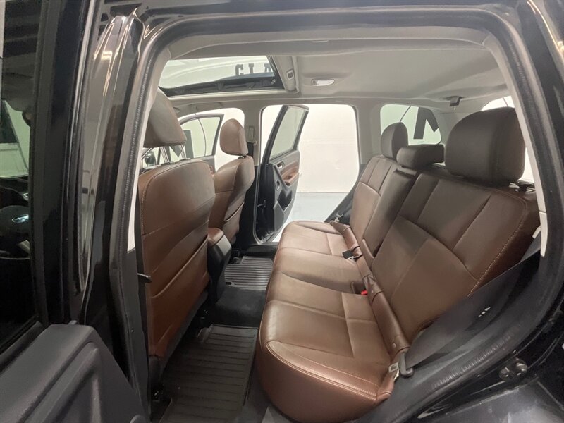 2017 Subaru Forester 2.5i Touring AWD / Panoramic Sunroof / 82k MILES  / Blind Spot Alert / Backup Camera / Leather Heated Seats / ZERO RUST - Photo 11 - Gladstone, OR 97027