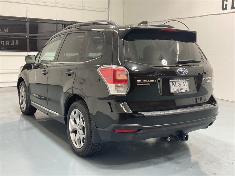 2017 Subaru Forester 2.5i Touring AWD / Panoramic Sunroof / 82k MILES  / Blind Spot Alert / Backup Camera / Leather Heated Seats / ZERO RUST - Photo 8 - Gladstone, OR 97027