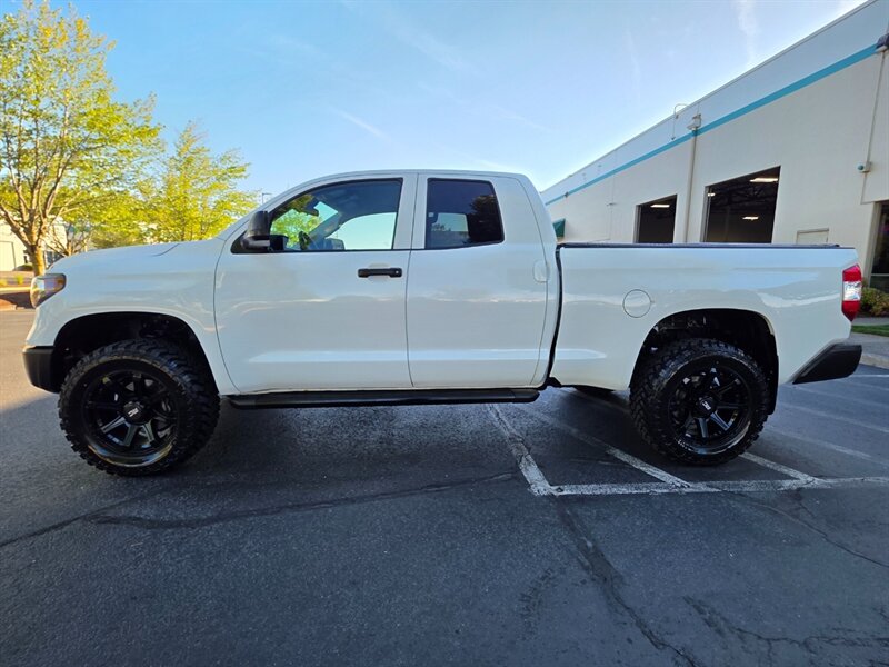 2019 Toyota Tundra 4X4 V8 / NEW TIRES / NEW WHEELS / NEW LIFT / LANE DEPARTURE / RADAR CRUISE - Photo 3 - Portland, OR 97217