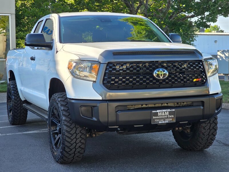 2019 Toyota Tundra 4X4 V8 / NEW TIRES / NEW WHEELS / NEW LIFT / LANE DEPARTURE / RADAR CRUISE - Photo 2 - Portland, OR 97217