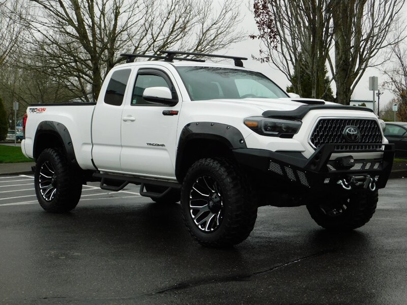 2018 Toyota Tacoma TRD Sport 4X4 / 1-OWNER / 6-SPEED MANUAL / LIFTED