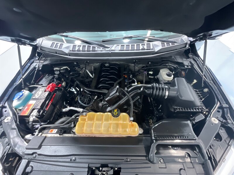 2015 Ford F-150 XLT Crew Cab 4X4 / 5.0L V8 / FX4 OFF RD /NEW TIRES  / ZERO RUST / Backup Camera / Rear Airbags / ONLY 86K MILES - Photo 51 - Gladstone, OR 97027