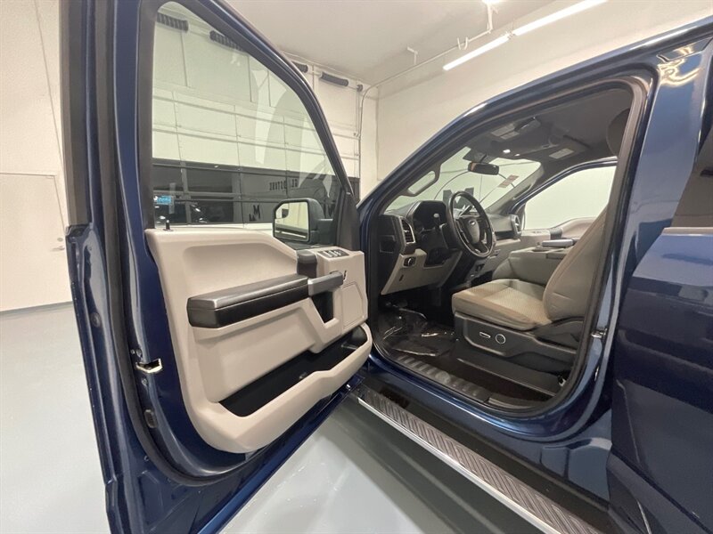 2015 Ford F-150 XLT Crew Cab 4X4 / 5.0L V8 / FX4 OFF RD /NEW TIRES  / ZERO RUST / Backup Camera / Rear Airbags / ONLY 86K MILES - Photo 33 - Gladstone, OR 97027