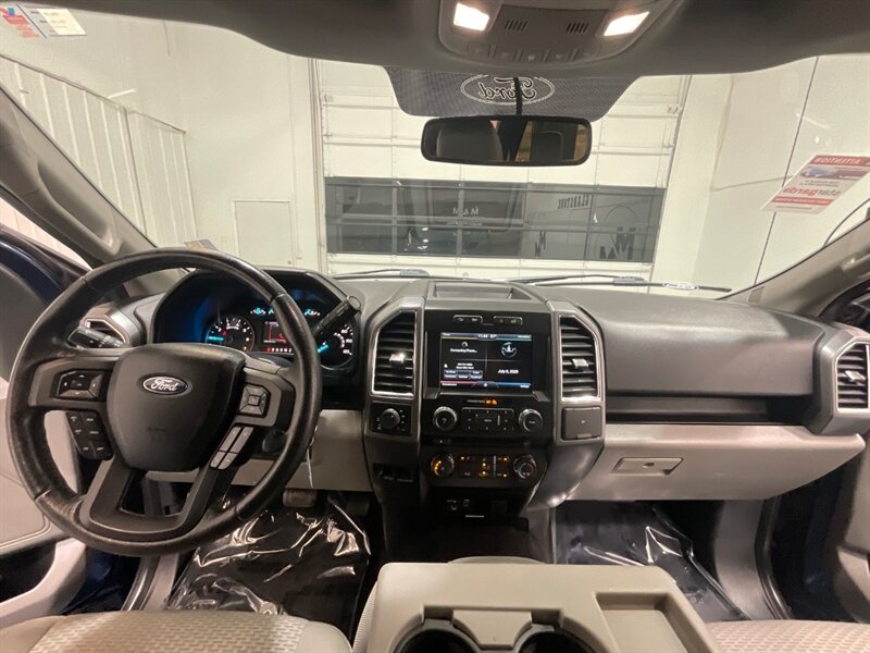 2015 Ford F-150 XLT Crew Cab 4X4 / 5.0L V8 / FX4 OFF RD /NEW TIRES  / ZERO RUST / Backup Camera / Rear Airbags / ONLY 86K MILES - Photo 35 - Gladstone, OR 97027