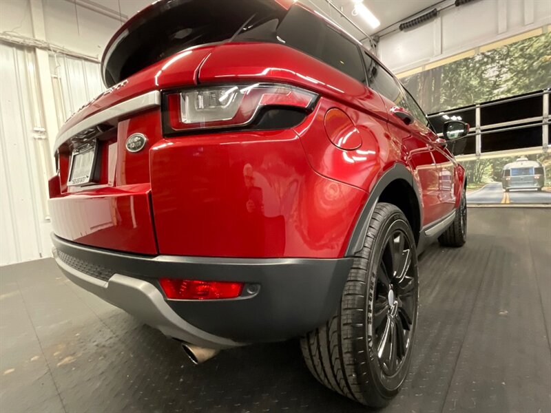 2016 Land Rover Evoque HSE Sport Utility AWD / Pano Sunroof / 38,000 MILE  LOCAL OREGON SUV/ Leather / Navi / Heated & Cooled Seats / SHARP & CLEAN !! - Photo 11 - Gladstone, OR 97027