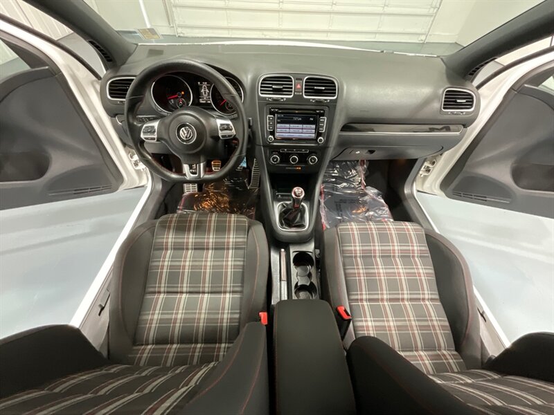 2012 Volkswagen GTI Hatchback 2Dr / 2.0L 4Cyl Turbo / 6-SPEED MANUAL  / Sunroof - Photo 17 - Gladstone, OR 97027