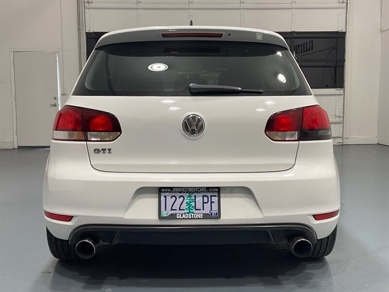 2012 Volkswagen GTI Hatchback 2Dr / 2.0L 4Cyl Turbo / 6-SPEED MANUAL  / Sunroof - Photo 6 - Gladstone, OR 97027