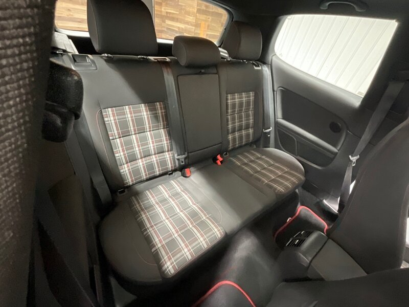 2012 Volkswagen GTI Hatchback 2Dr / 2.0L 4Cyl Turbo / 6-SPEED MANUAL  / Sunroof - Photo 11 - Gladstone, OR 97027