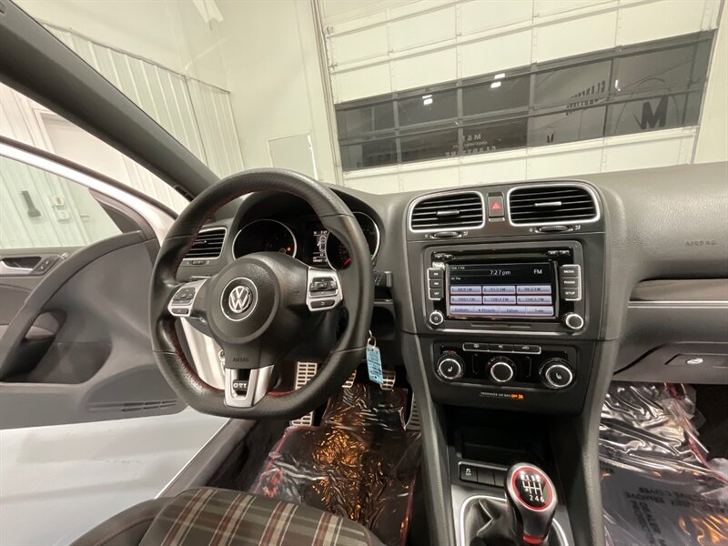 2012 Volkswagen GTI Hatchback 2Dr / 2.0L 4Cyl Turbo / 6-SPEED MANUAL  / Sunroof - Photo 19 - Gladstone, OR 97027