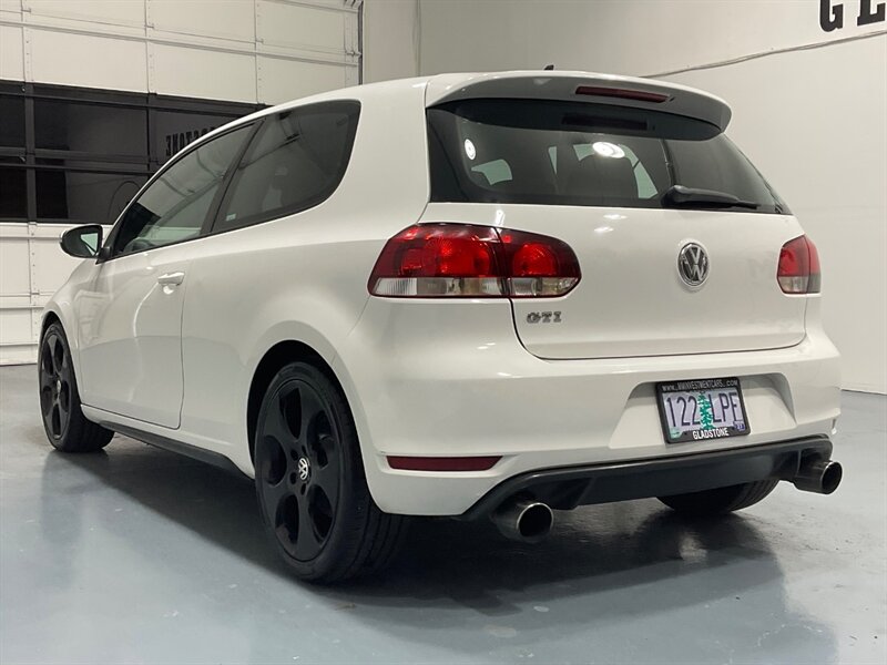 2012 Volkswagen GTI Hatchback 2Dr / 2.0L 4Cyl Turbo / 6-SPEED MANUAL  / Sunroof - Photo 8 - Gladstone, OR 97027