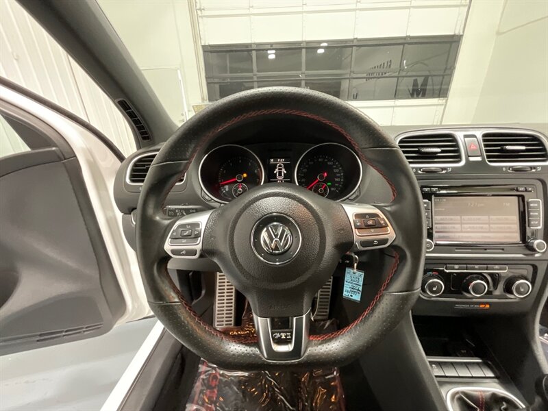 2012 Volkswagen GTI Hatchback 2Dr / 2.0L 4Cyl Turbo / 6-SPEED MANUAL  / Sunroof - Photo 18 - Gladstone, OR 97027