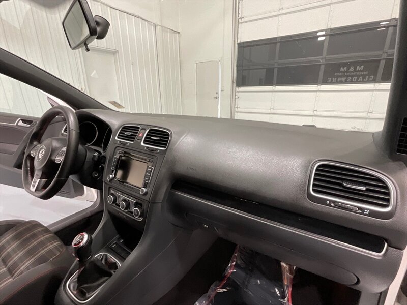 2012 Volkswagen GTI Hatchback 2Dr / 2.0L 4Cyl Turbo / 6-SPEED MANUAL  / Sunroof - Photo 35 - Gladstone, OR 97027
