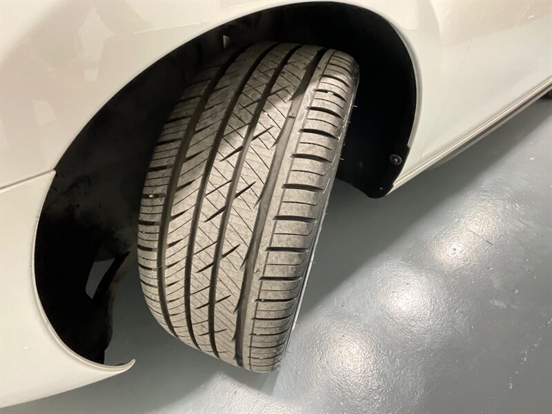 2012 Volkswagen GTI Hatchback 2Dr / 2.0L 4Cyl Turbo / 6-SPEED MANUAL  / Sunroof - Photo 24 - Gladstone, OR 97027